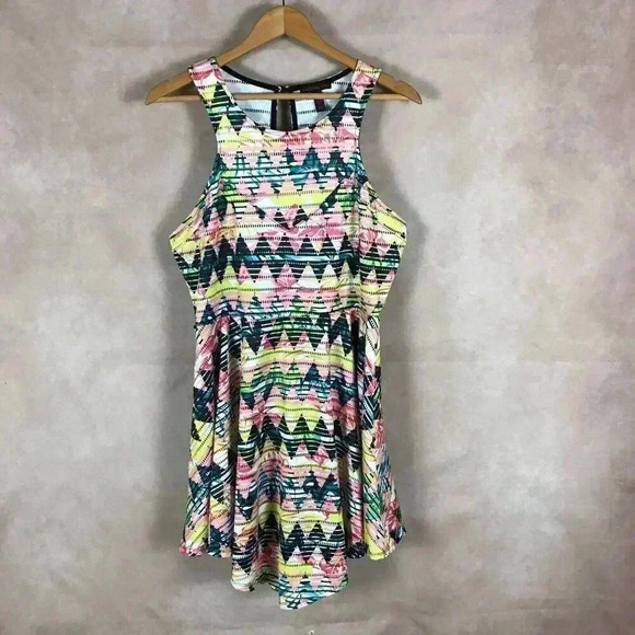 Floral Diamond Laser Cut Asymmetrical Dress NWT XL - Picture 2 of 10